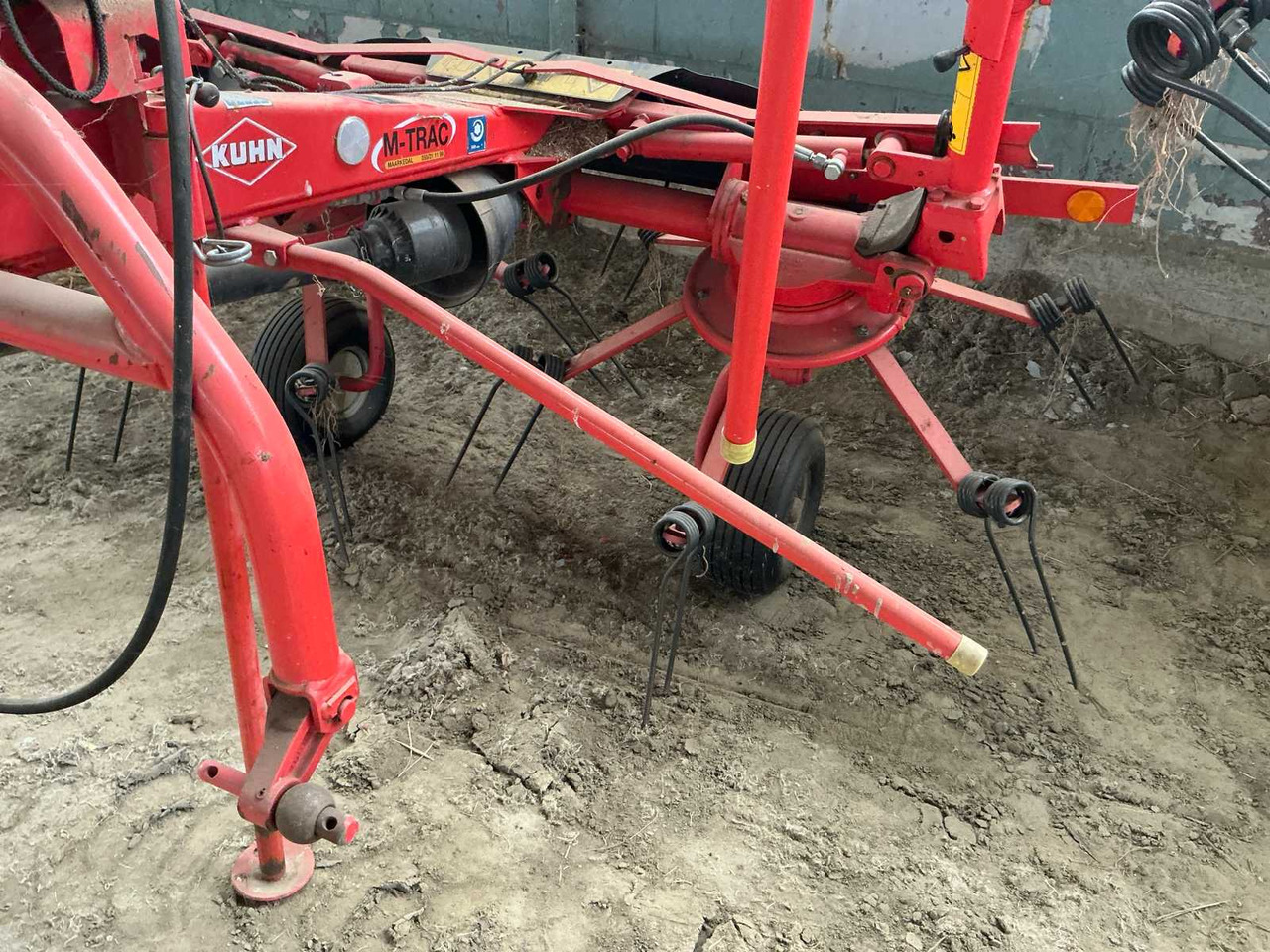 Kuhn GF 422 - מכונה חקלאית: תמונה 5 Kuhn GF 422 - מכונה חקלאית: תמונה 5