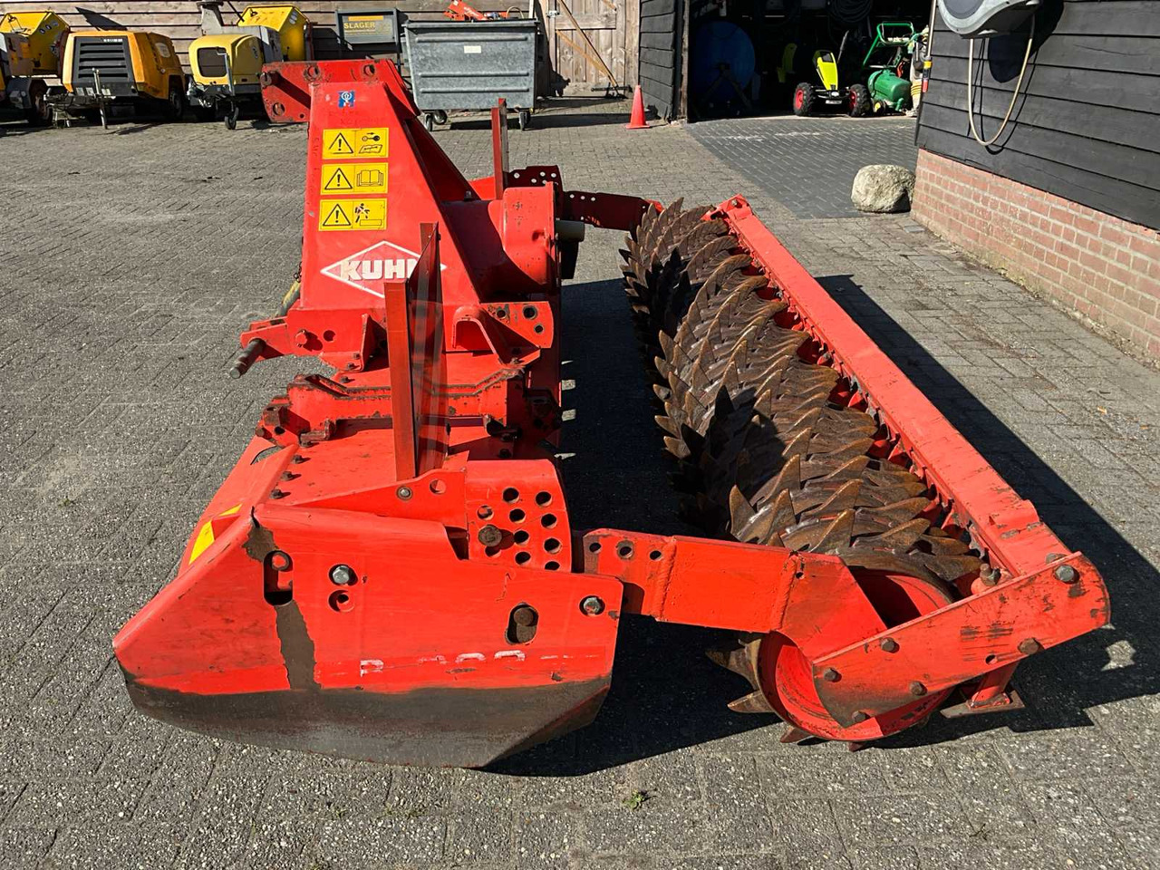 Kuhn HRB302D - משדדת כוח: תמונה 4 Kuhn HRB302D - משדדת כוח: תמונה 4