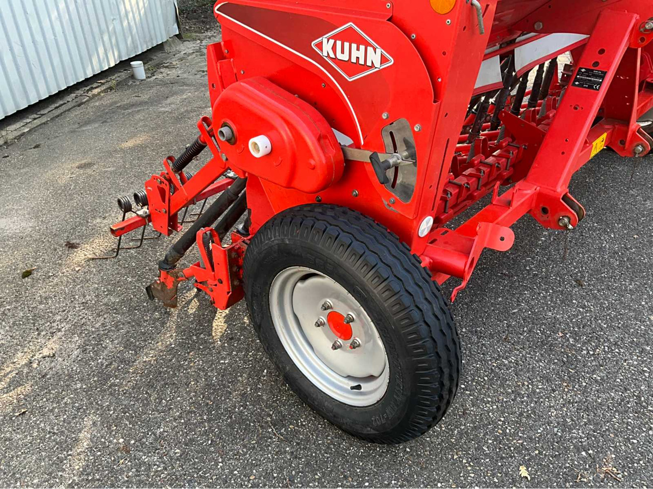 ציוד זריעה Kuhn Premia 300: תמונה 13