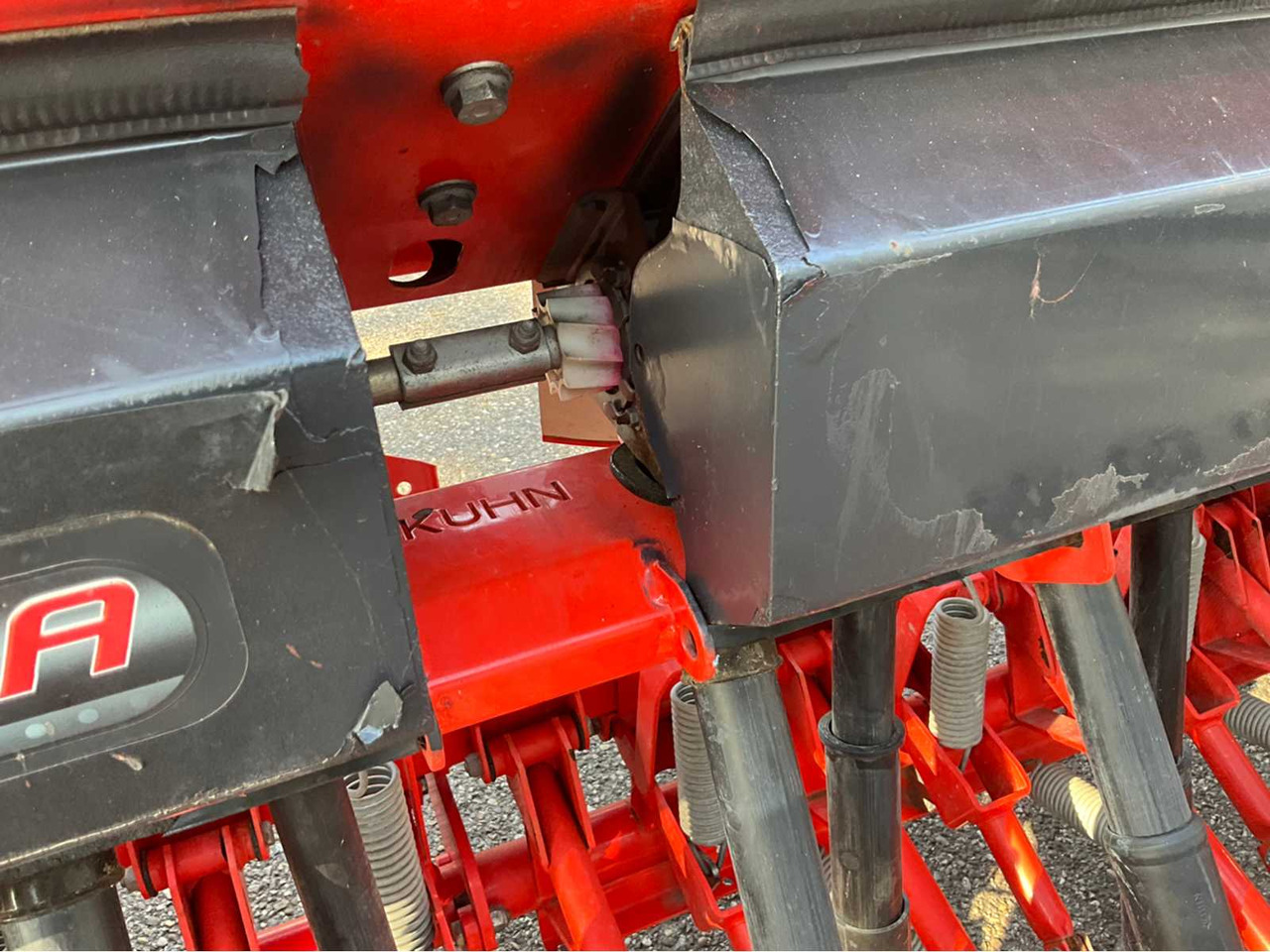 ציוד זריעה Kuhn Premia 300: תמונה 18