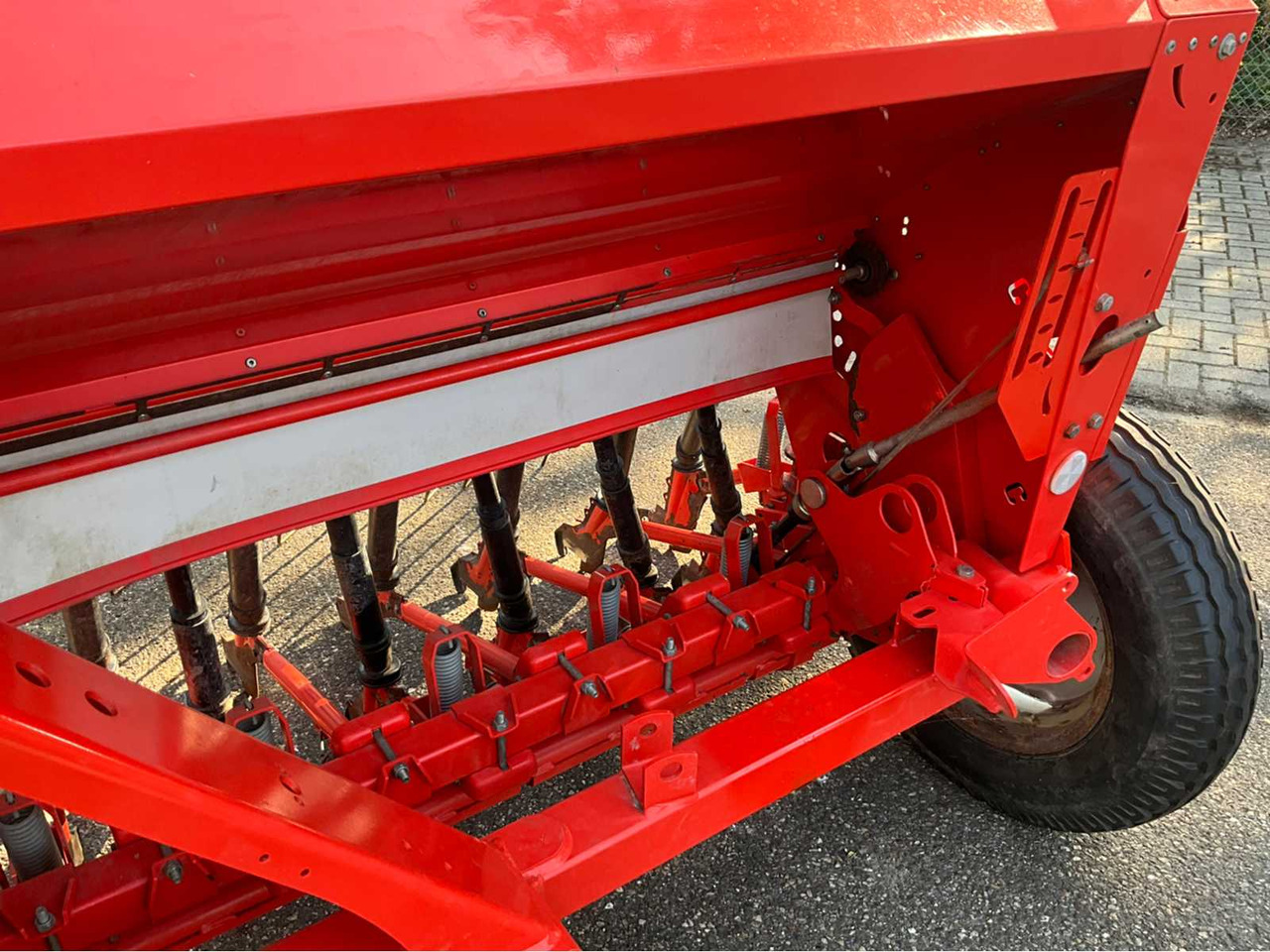 ציוד זריעה Kuhn Premia 300: תמונה 11