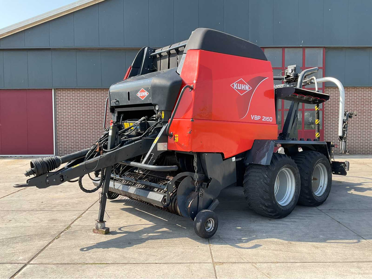 Kuhn VBP 2160 - מכונת צרור עגולה, עוטף צרור: תמונה 1 Kuhn VBP 2160 - מכונת צרור עגולה, עוטף צרור: תמונה 1