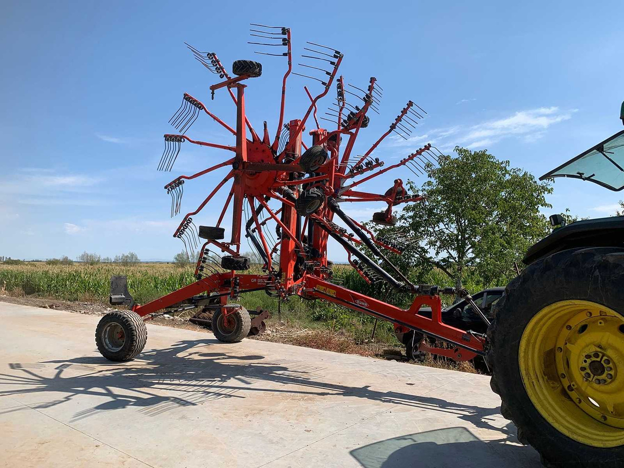 Kuhn  - קלטרת סיבובית: תמונה 1 Kuhn  - קלטרת סיבובית: תמונה 1