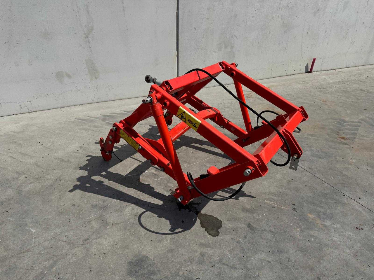 Kuhn - משדדת כוח: תמונה 3 Kuhn - משדדת כוח: תמונה 3