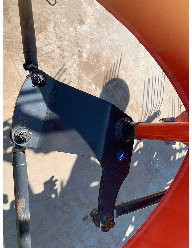 Kuhn  - קלטרת סיבובית: תמונה 5 Kuhn  - קלטרת סיבובית: תמונה 5