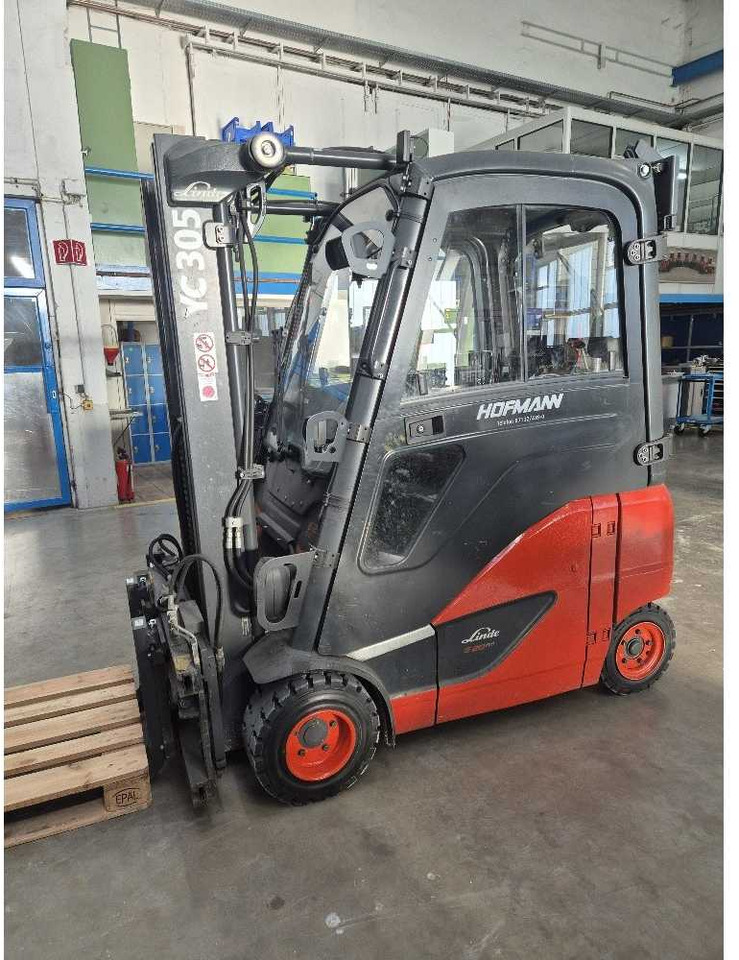 LINDE - E20PH-SERIES-386 - 2022 - ELECTRIC FORKLIFT TRUCKS - מלגזה: תמונה 1 LINDE - E20PH-SERIES-386 - 2022 - ELECTRIC FORKLIFT TRUCKS - מלגזה: תמונה 1