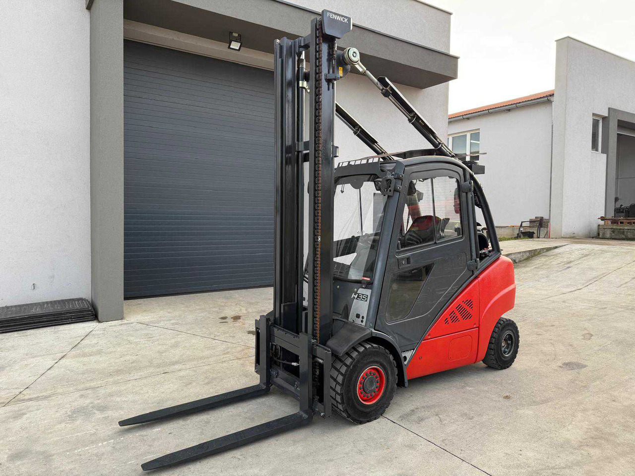 LINDE - H35T-01 - FORKLIFT TRUCKS - 2011 - מלגזה: תמונה 1 LINDE - H35T-01 - FORKLIFT TRUCKS - 2011 - מלגזה: תמונה 1