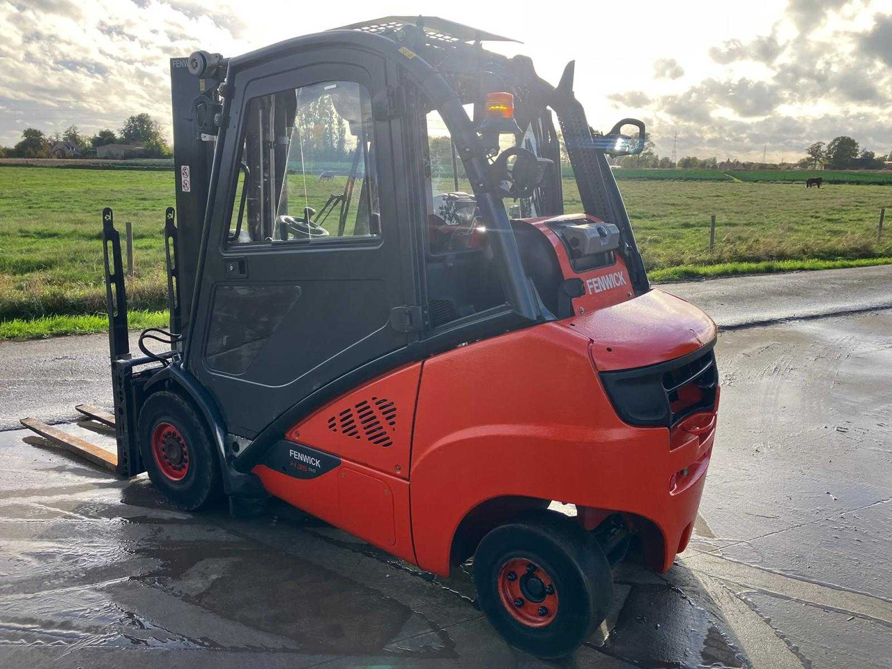 מלגזה LINDE H35T-02 FORKLIFT TRUCK 2018: תמונה 9 מלגזה LINDE H35T-02 FORKLIFT TRUCK 2018: תמונה 9