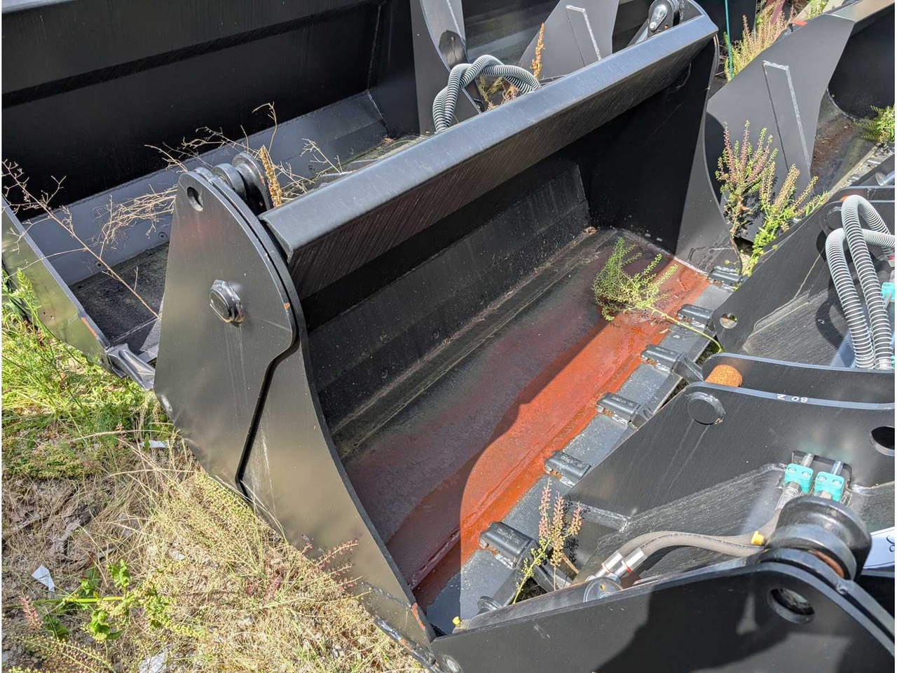 LSB - UNI BUCKET WITH TEETH - AS - 1850 MM - 0.8 CBM - 2023 - BUCKETS - מעמיס גלגלים: תמונה 3 LSB - UNI BUCKET WITH TEETH - AS - 1850 MM - 0.8 CBM - 2023 - BUCKETS - מעמיס גלגלים: תמונה 3