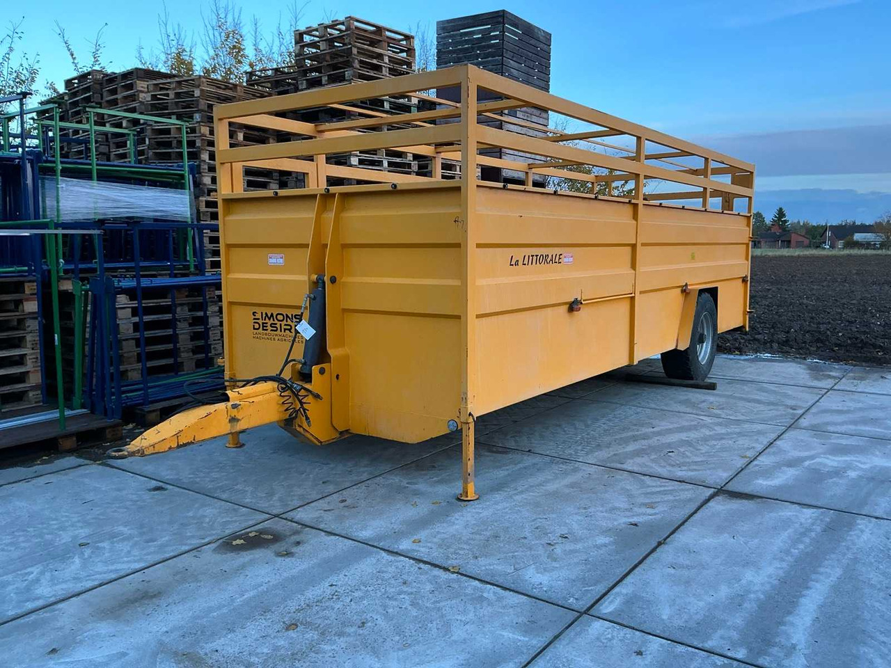 La Littorale BE7 - קרון נגרר להובלת בעלי חיים: תמונה 1 La Littorale BE7 - קרון נגרר להובלת בעלי חיים: תמונה 1