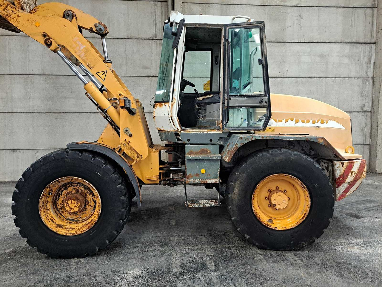 Liebherr L514 - מעמיס גלגלים: תמונה 5 Liebherr L514 - מעמיס גלגלים: תמונה 5