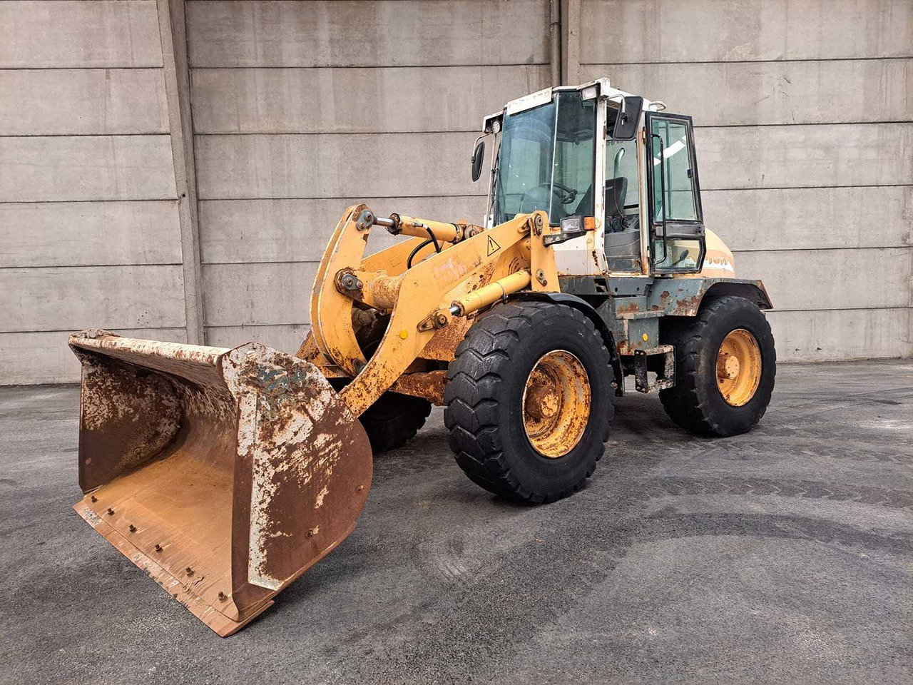 Liebherr L514 - מעמיס גלגלים: תמונה 1 Liebherr L514 - מעמיס גלגלים: תמונה 1