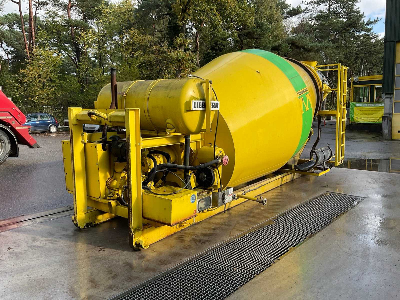 Liebherr  - משאית מערבלת בטון: תמונה 1 Liebherr  - משאית מערבלת בטון: תמונה 1