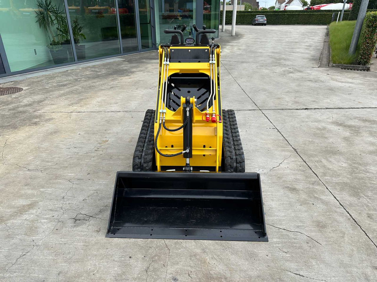 MACHPRO - 2025 - MP-S300 - SKID STEER LOADER - מעמיס רצועות קומפקטי: תמונה 2 MACHPRO - 2025 - MP-S300 - SKID STEER LOADER - מעמיס רצועות קומפקטי: תמונה 2