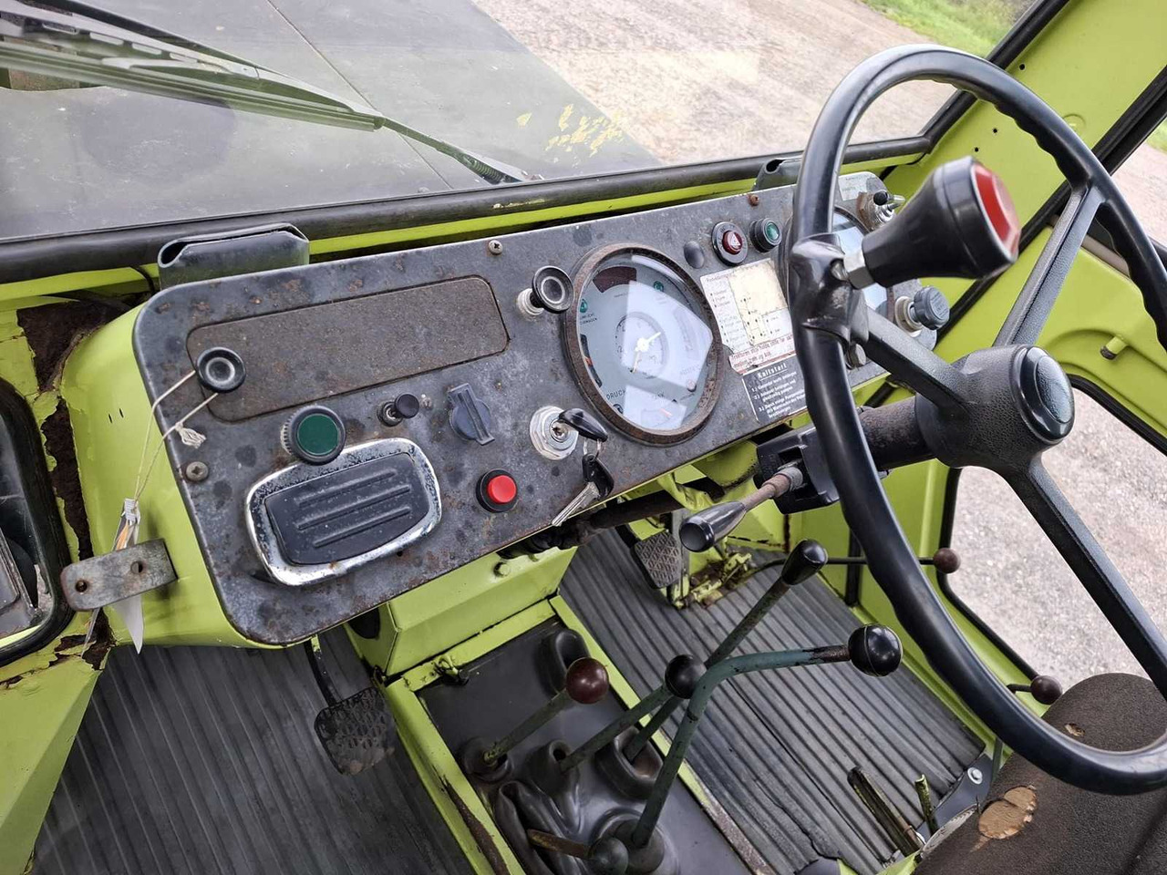 MERCEDES-BENZ - MB TRAC 800 - ALL-WHEEL DRIVE AGRICULTURAL TRACTOR - טרקטור חקלאי: תמונה 5 MERCEDES-BENZ - MB TRAC 800 - ALL-WHEEL DRIVE AGRICULTURAL TRACTOR - טרקטור חקלאי: תמונה 5