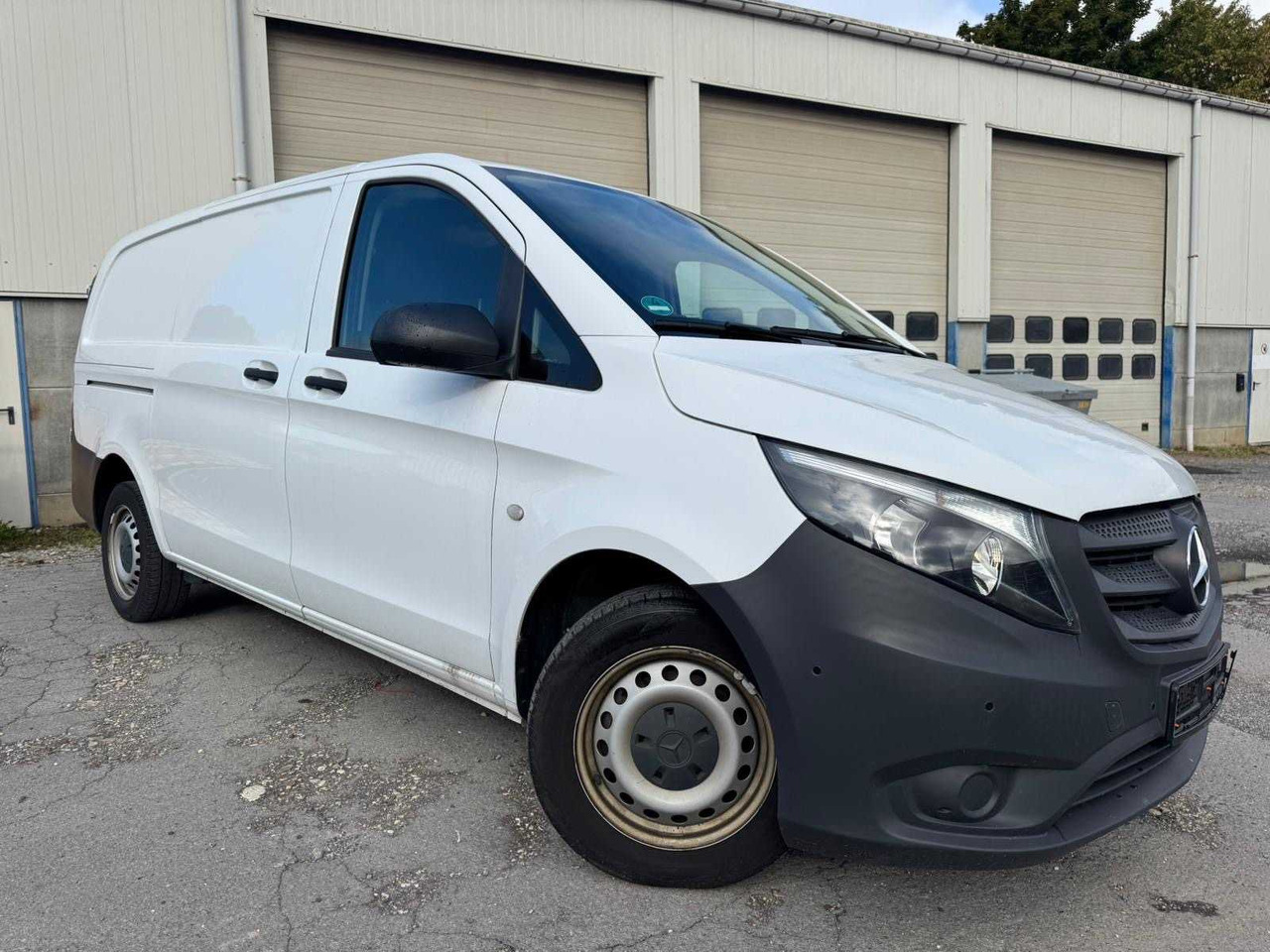 MERCEDES-BENZ VITO 114 CDI KA/L3 – FIRST REG. 2023 – ONLY 31.000 KM – REVERSING CAMERA – TOWBAR - משאית: תמונה 2 MERCEDES-BENZ VITO 114 CDI KA/L3 – FIRST REG. 2023 – ONLY 31.000 KM – REVERSING CAMERA – TOWBAR - משאית: תמונה 2