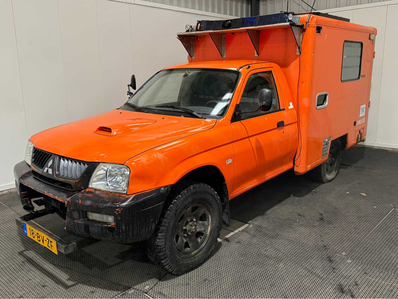 MITSUBISHI - L 200 - 4X4 - EX RESCUE BRIGADE - COMMERCIAL VEHICLE - 2006 - כלי רכב מסחרי: תמונה 2 MITSUBISHI - L 200 - 4X4 - EX RESCUE BRIGADE - COMMERCIAL VEHICLE - 2006 - כלי רכב מסחרי: תמונה 2