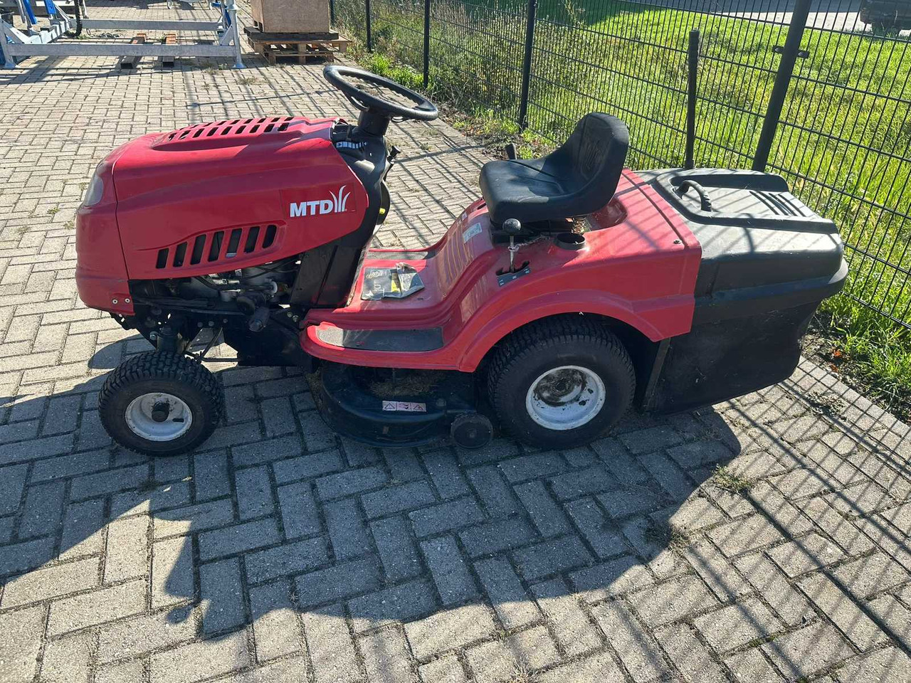 MTD re 125 m - מכסחת גינה: תמונה 3 MTD re 125 m - מכסחת גינה: תמונה 3