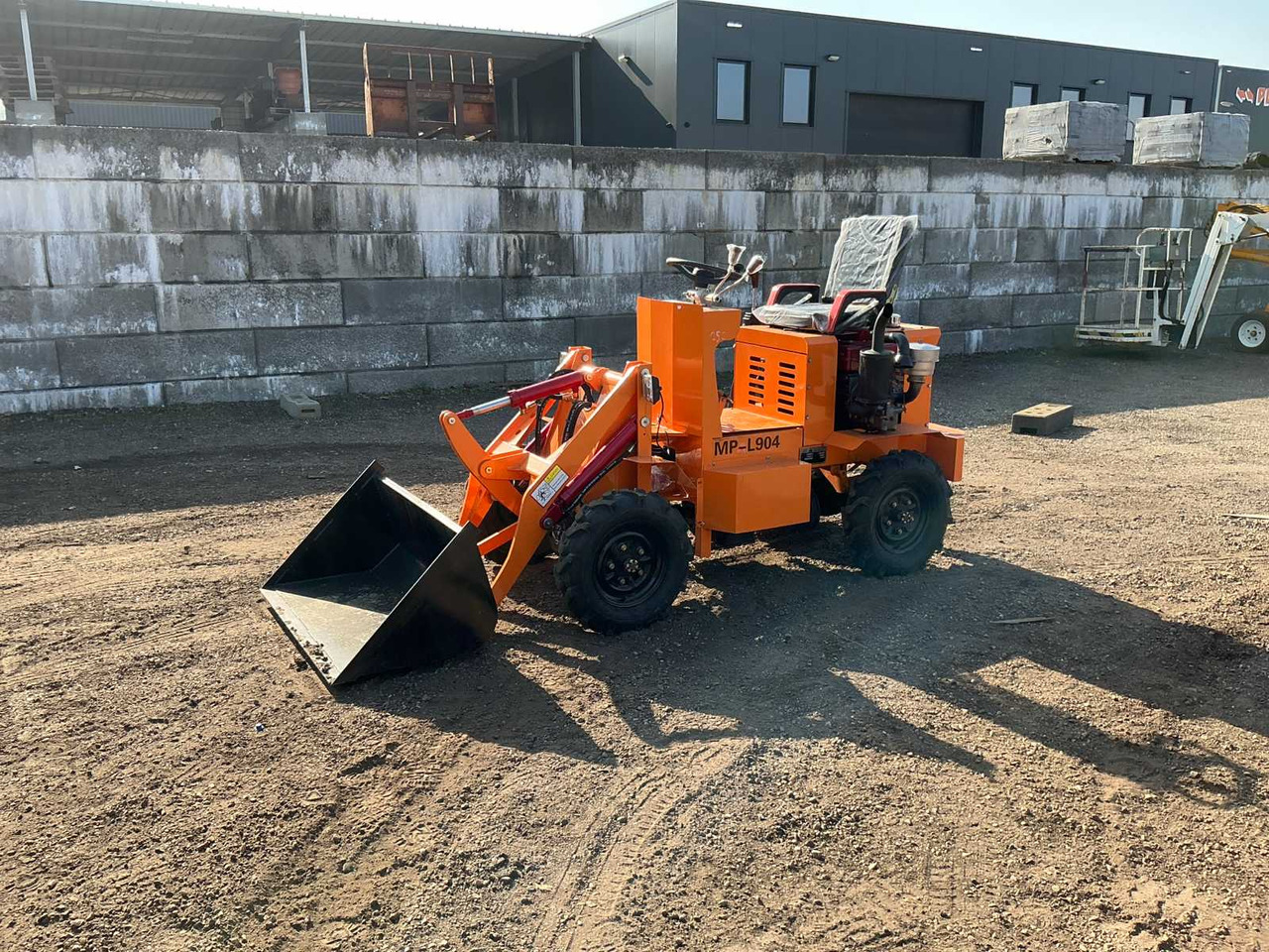 Machpro Mp-l904 - מעמיס גלגלים: תמונה 1 Machpro Mp-l904 - מעמיס גלגלים: תמונה 1