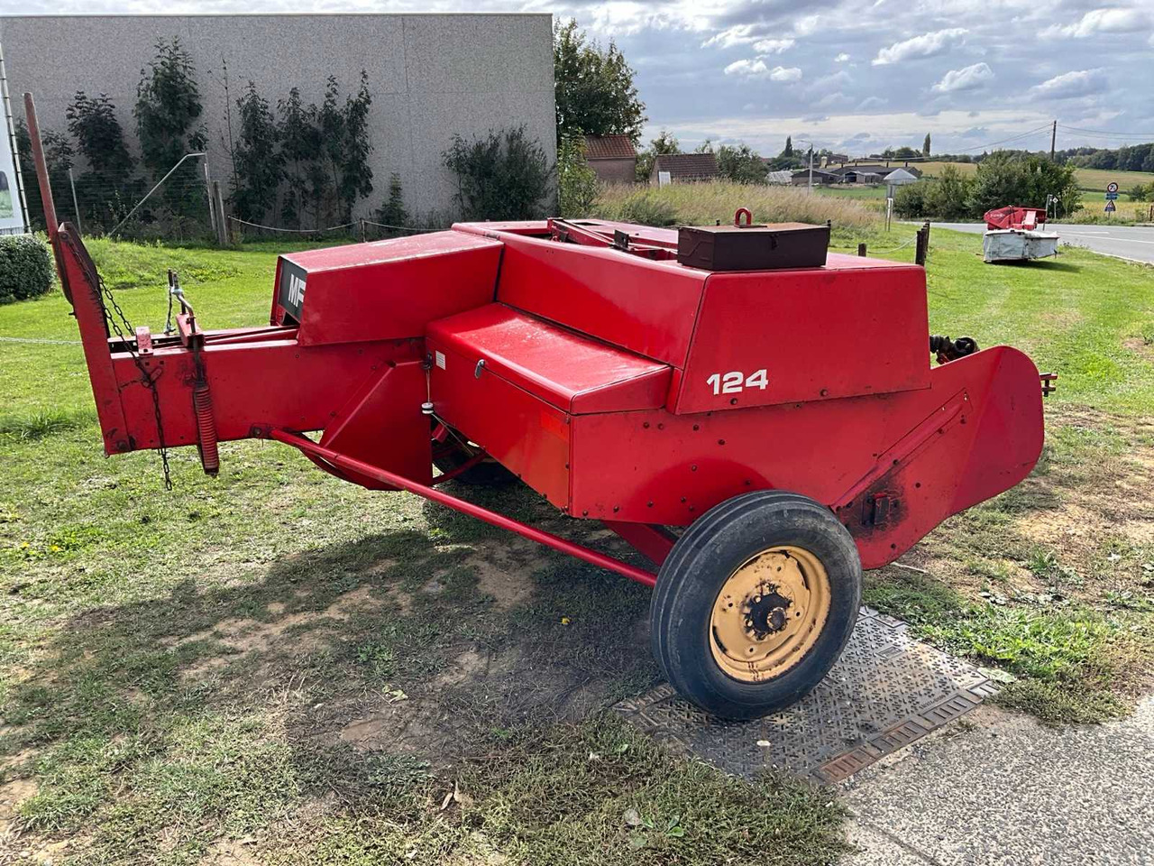 Massey Ferguson 124 - מכונת צרור מרובעת: תמונה 5 Massey Ferguson 124 - מכונת צרור מרובעת: תמונה 5