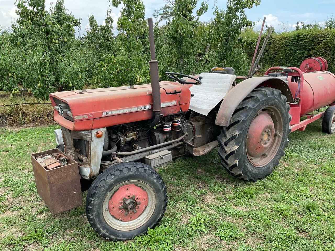 Massey Ferguson 135 - טרקטור חקלאי: תמונה 1 Massey Ferguson 135 - טרקטור חקלאי: תמונה 1
