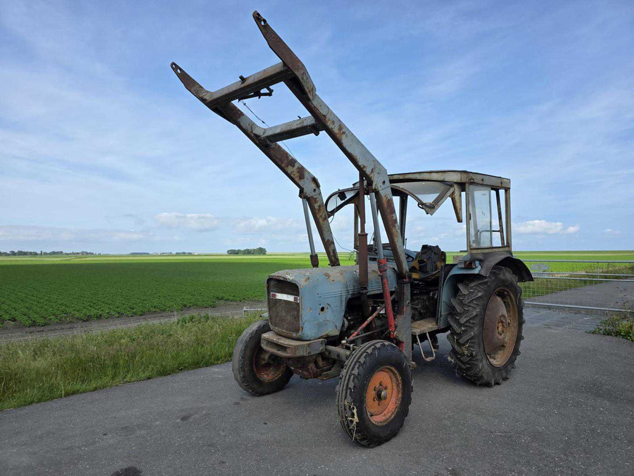 Massey Ferguson Koningstiger 74 - טרקטור חקלאי: תמונה 1 Massey Ferguson Koningstiger 74 - טרקטור חקלאי: תמונה 1
