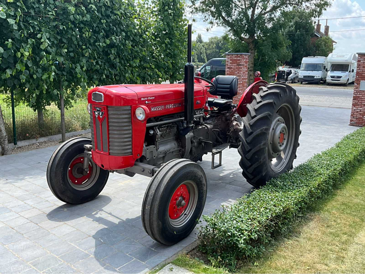Massey Ferguson - טרקטור חקלאי: תמונה 1 Massey Ferguson - טרקטור חקלאי: תמונה 1
