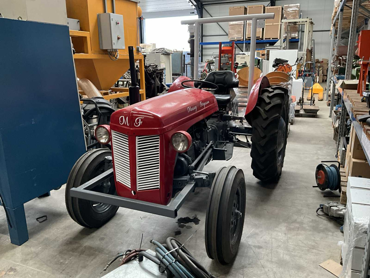 Massey Ferguson - טרקטור חקלאי: תמונה 1 Massey Ferguson - טרקטור חקלאי: תמונה 1