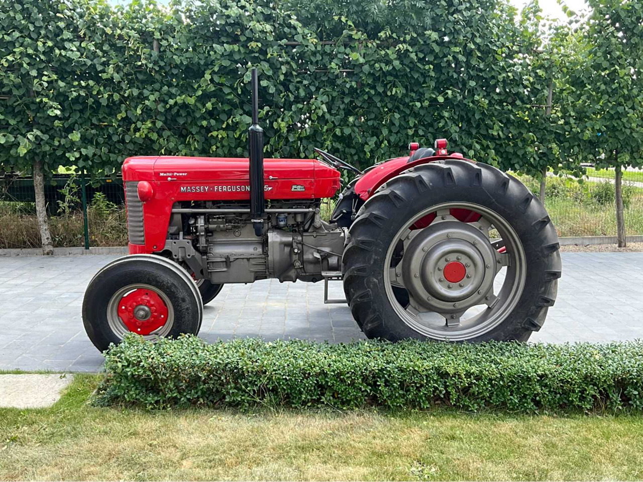 Massey Ferguson - טרקטור חקלאי: תמונה 2 Massey Ferguson - טרקטור חקלאי: תמונה 2