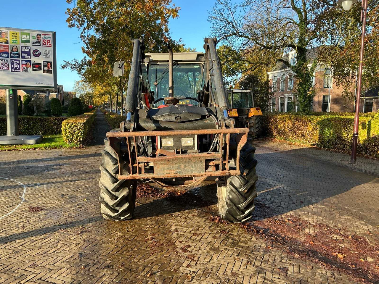 Massey ferguson 1993 MASSEY FERGUSON 3085 FRONT LOADER FOUR WHEEL DRIVE FARM TRACTOR - טרקטור חקלאי: תמונה 4 Massey ferguson 1993 MASSEY FERGUSON 3085 FRONT LOADER FOUR WHEEL DRIVE FARM TRACTOR - טרקטור חקלאי: תמונה 4