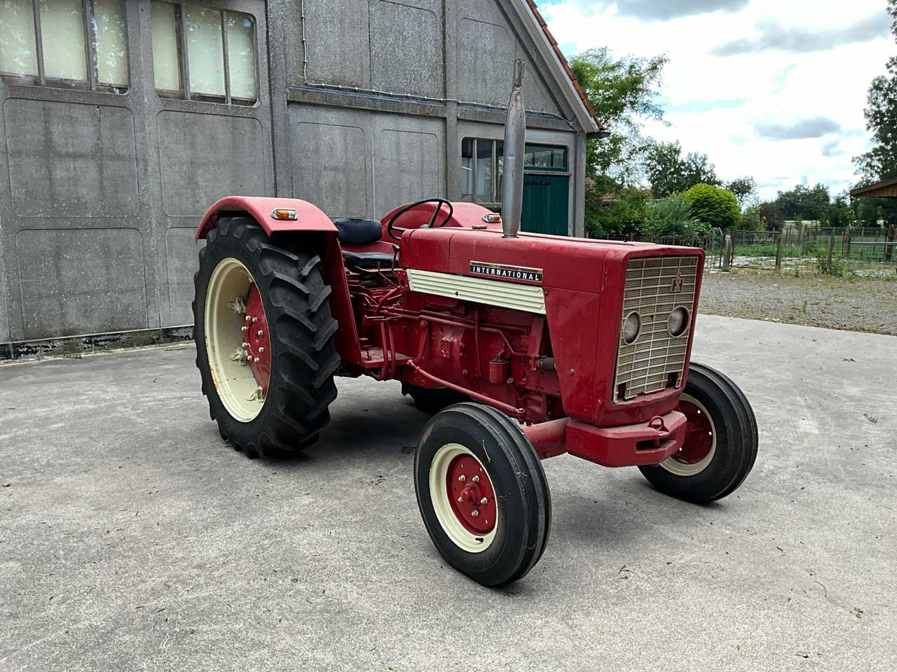 Mc cormick international 624 - טרקטור חקלאי: תמונה 2 Mc cormick international 624 - טרקטור חקלאי: תמונה 2