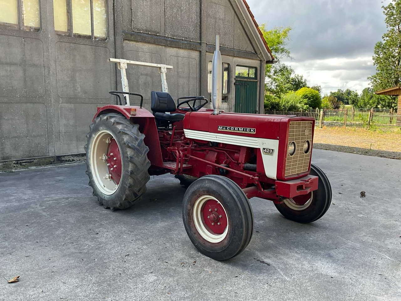 McCormick International 423 - טרקטור חקלאי: תמונה 2 McCormick International 423 - טרקטור חקלאי: תמונה 2