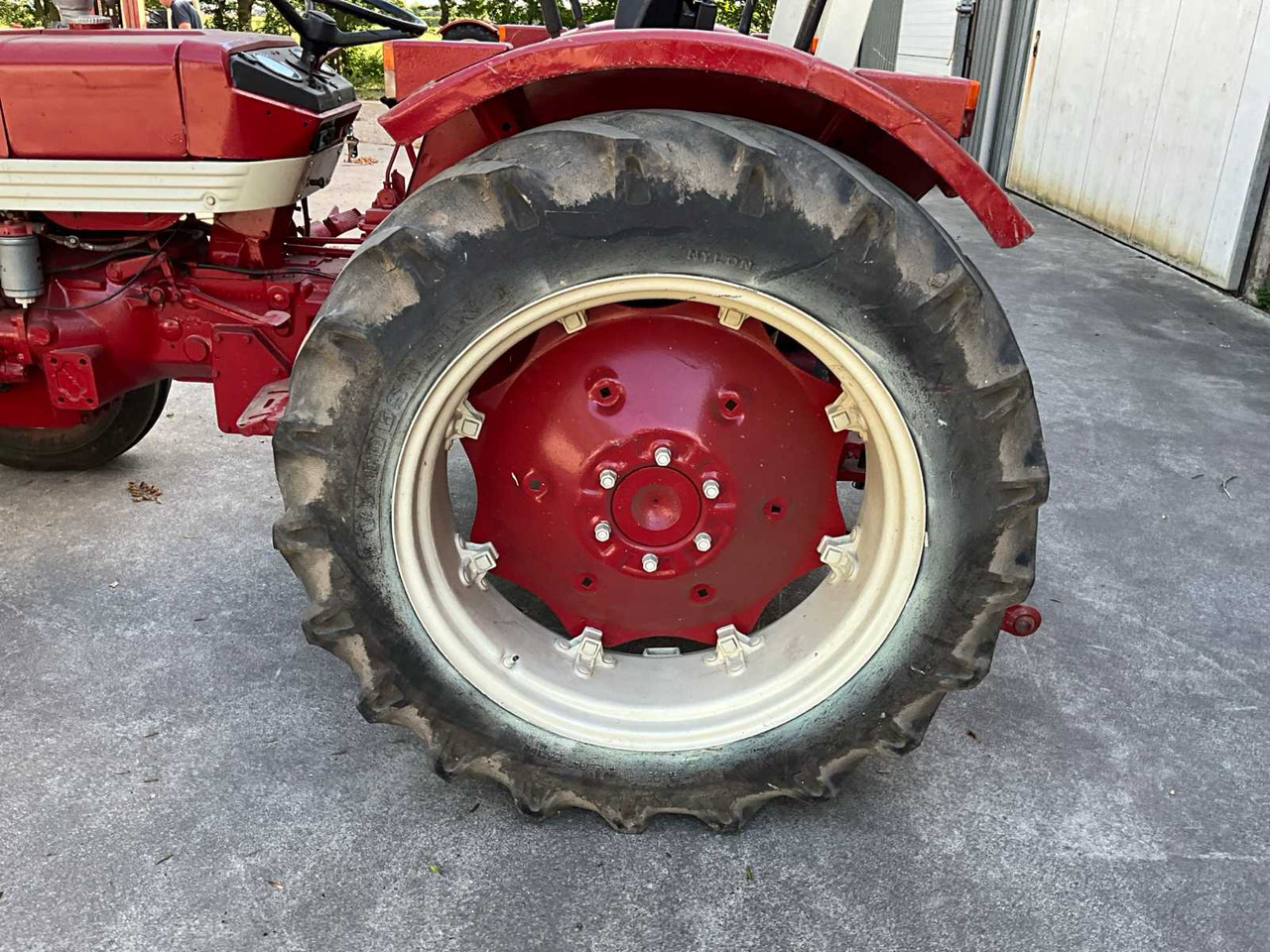 McCormick International 423 - טרקטור חקלאי: תמונה 5 McCormick International 423 - טרקטור חקלאי: תמונה 5