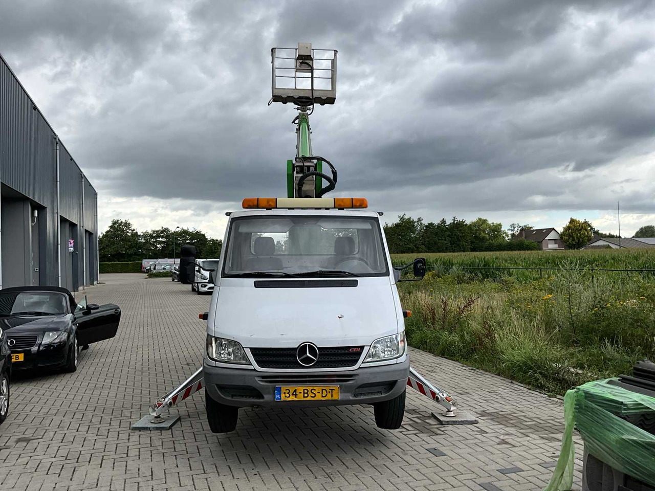 Mercedes 903.6 - פלטפורמה אווירית: תמונה 4 Mercedes 903.6 - פלטפורמה אווירית: תמונה 4