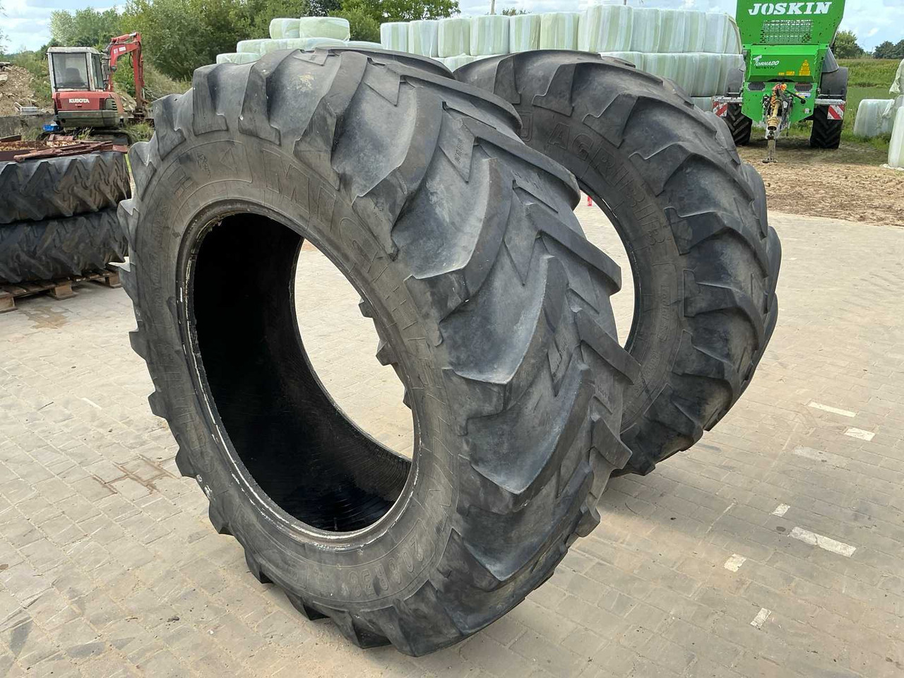 Michelin Agribib - גלגלים וצמיגים עבור טרקטור חקלאי: תמונה 1 Michelin Agribib - גלגלים וצמיגים עבור טרקטור חקלאי: תמונה 1