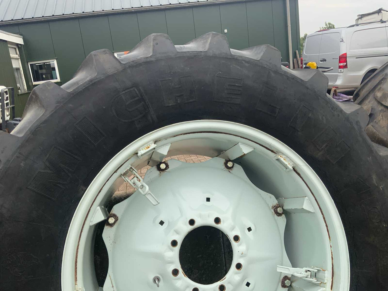 Michelin XM108 - גלגלים וצמיגים עבור טרקטור חקלאי: תמונה 5 Michelin XM108 - גלגלים וצמיגים עבור טרקטור חקלאי: תמונה 5