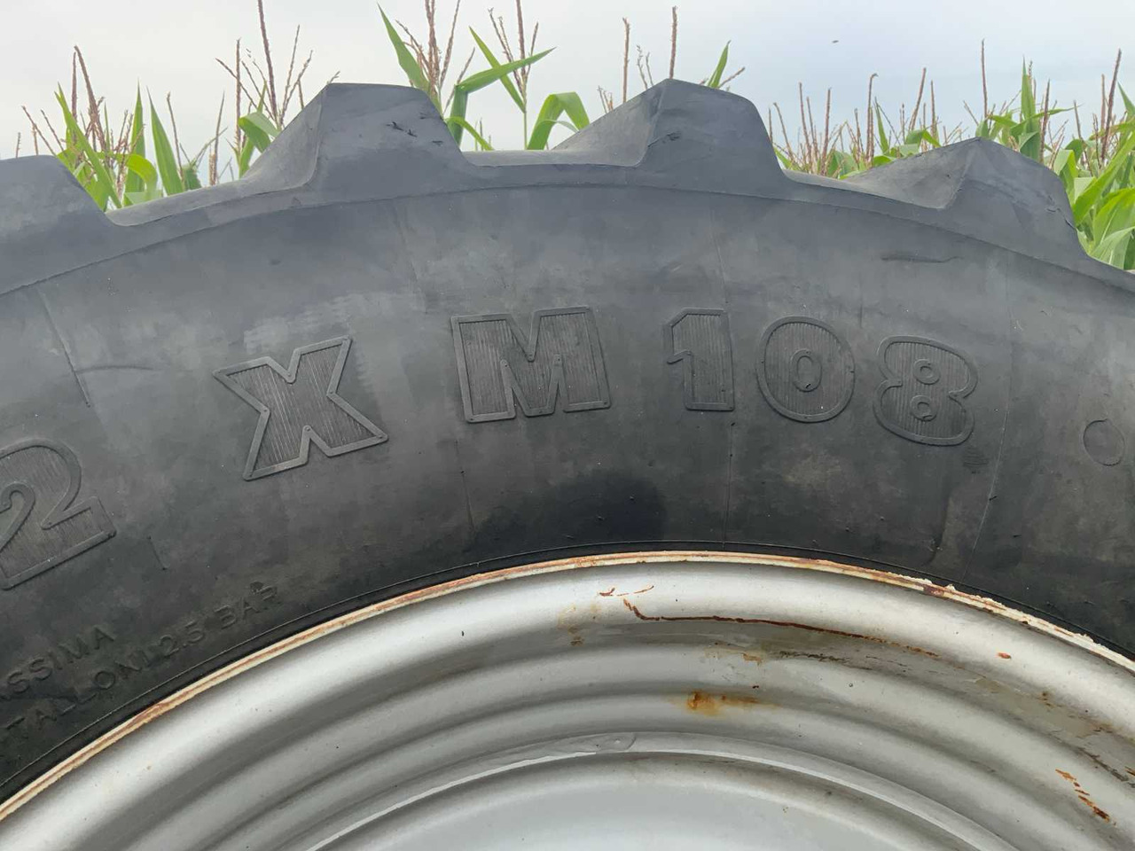 Michelin XM108 - גלגלים וצמיגים עבור טרקטור חקלאי: תמונה 4 Michelin XM108 - גלגלים וצמיגים עבור טרקטור חקלאי: תמונה 4