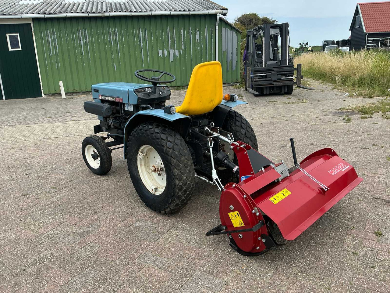 Mitsubishi D1450J - טרקטור קומפקטי: תמונה 5 Mitsubishi D1450J - טרקטור קומפקטי: תמונה 5