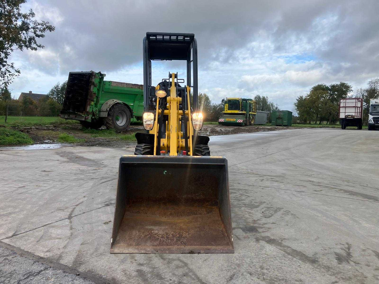 Mustang AL 100 - מעמיס גלגלים: תמונה 5 Mustang AL 100 - מעמיס גלגלים: תמונה 5