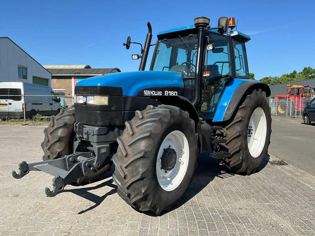 New Holland 8160 - טרקטור חקלאי: תמונה 1 New Holland 8160 - טרקטור חקלאי: תמונה 1