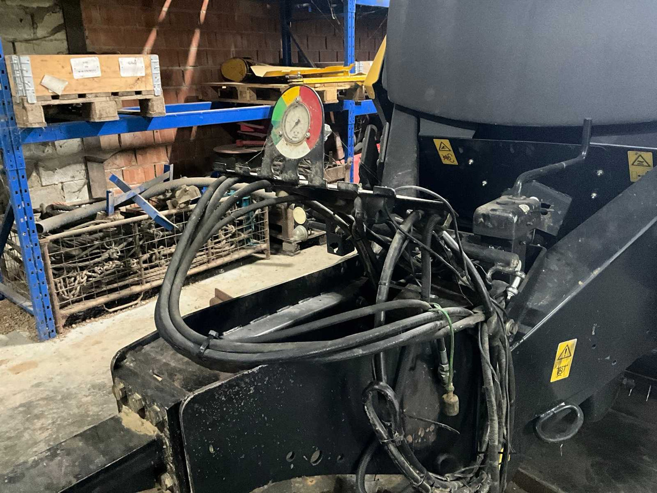 מכונת צרור מרובעת New Holland BB1270: תמונה 6 מכונת צרור מרובעת New Holland BB1270: תמונה 6