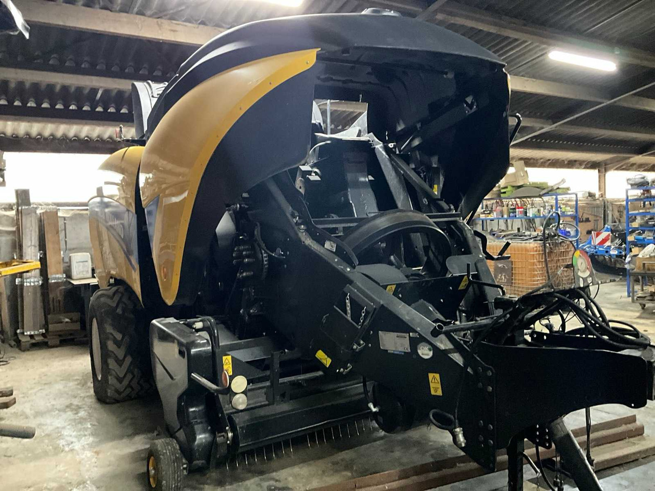 מכונת צרור מרובעת New Holland BB1270: תמונה 12 מכונת צרור מרובעת New Holland BB1270: תמונה 12