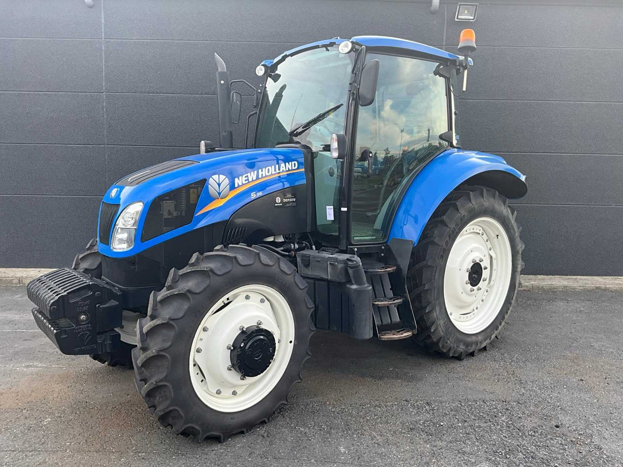 New Holland T5.95 - טרקטור חקלאי: תמונה 1 New Holland T5.95 - טרקטור חקלאי: תמונה 1