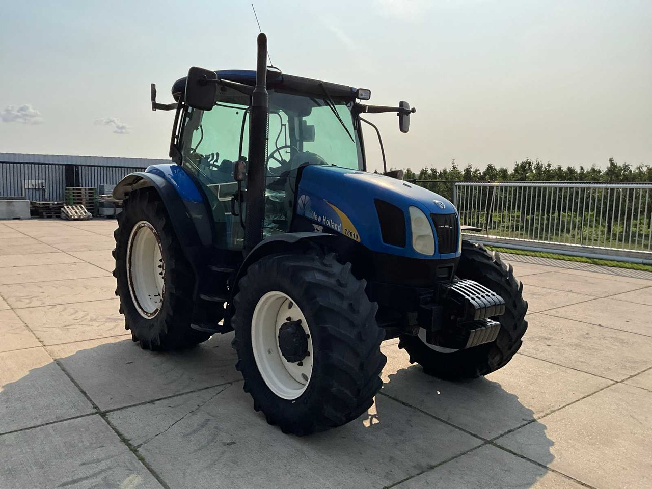 New Holland T6010 - טרקטור חקלאי: תמונה 3 New Holland T6010 - טרקטור חקלאי: תמונה 3