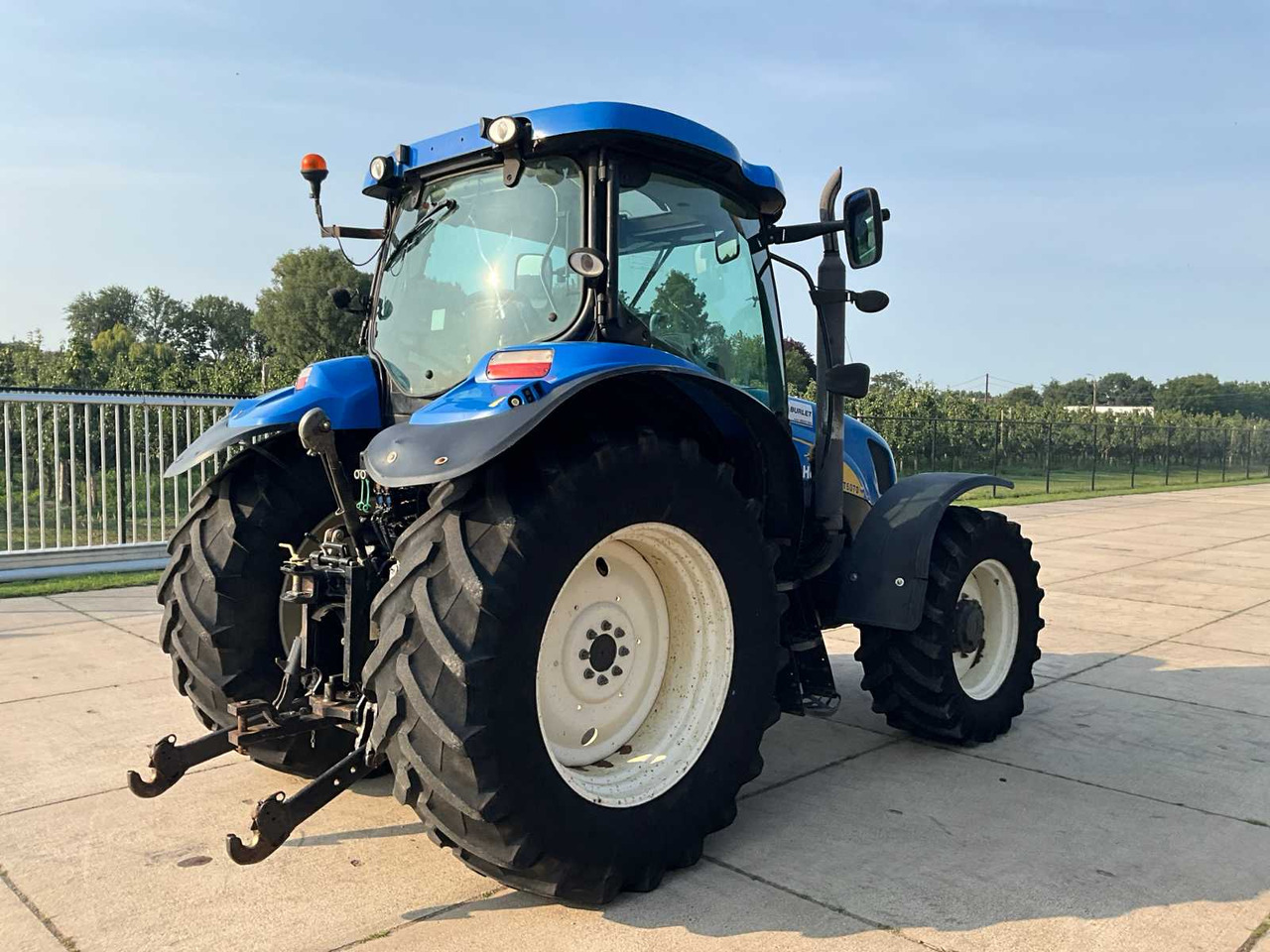 New Holland T6070 - טרקטור חקלאי: תמונה 5 New Holland T6070 - טרקטור חקלאי: תמונה 5