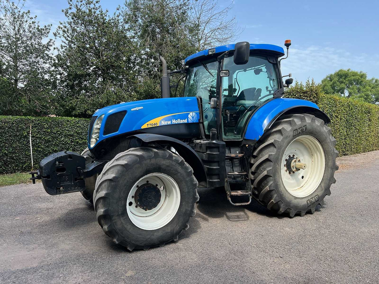 New Holland T7040 4WD SA - טרקטור חקלאי: תמונה 1 New Holland T7040 4WD SA - טרקטור חקלאי: תמונה 1