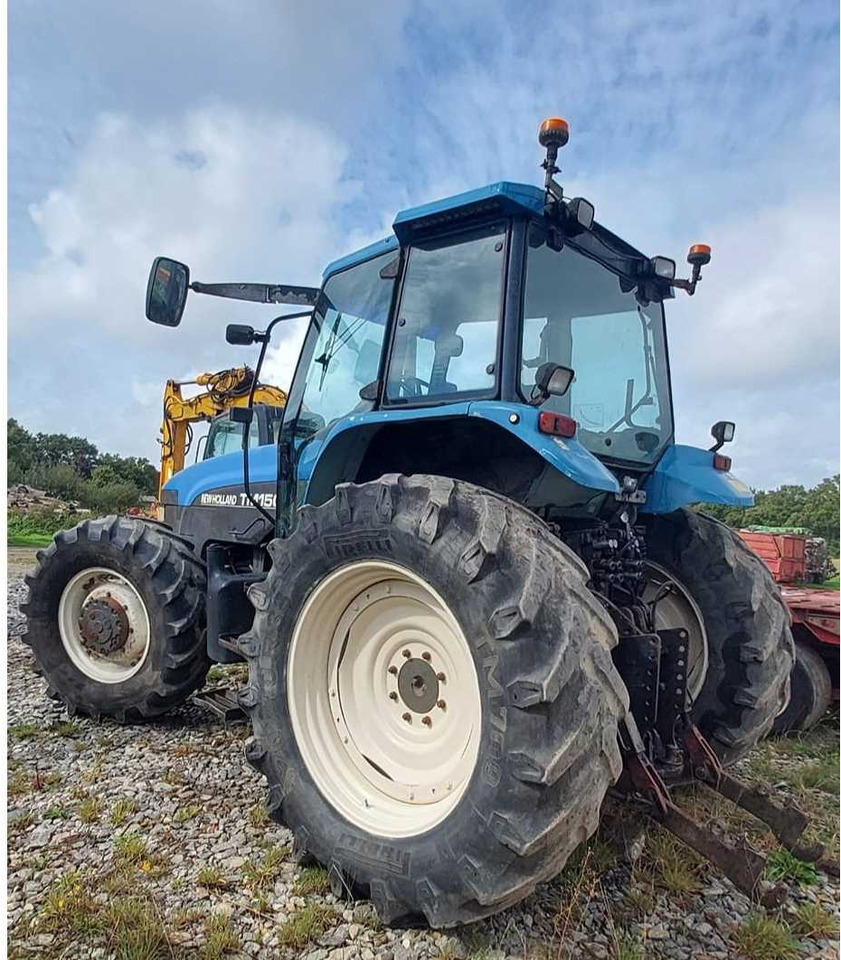 New Holland TM150 - טרקטור חקלאי: תמונה 2 New Holland TM150 - טרקטור חקלאי: תמונה 2