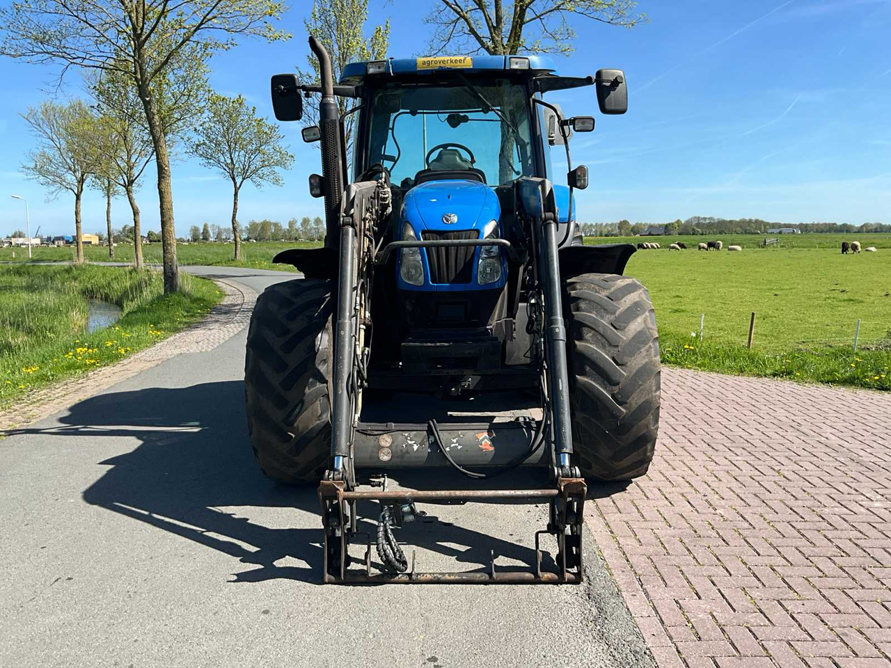 New Holland TS100A - טרקטור חקלאי: תמונה 3 New Holland TS100A - טרקטור חקלאי: תמונה 3