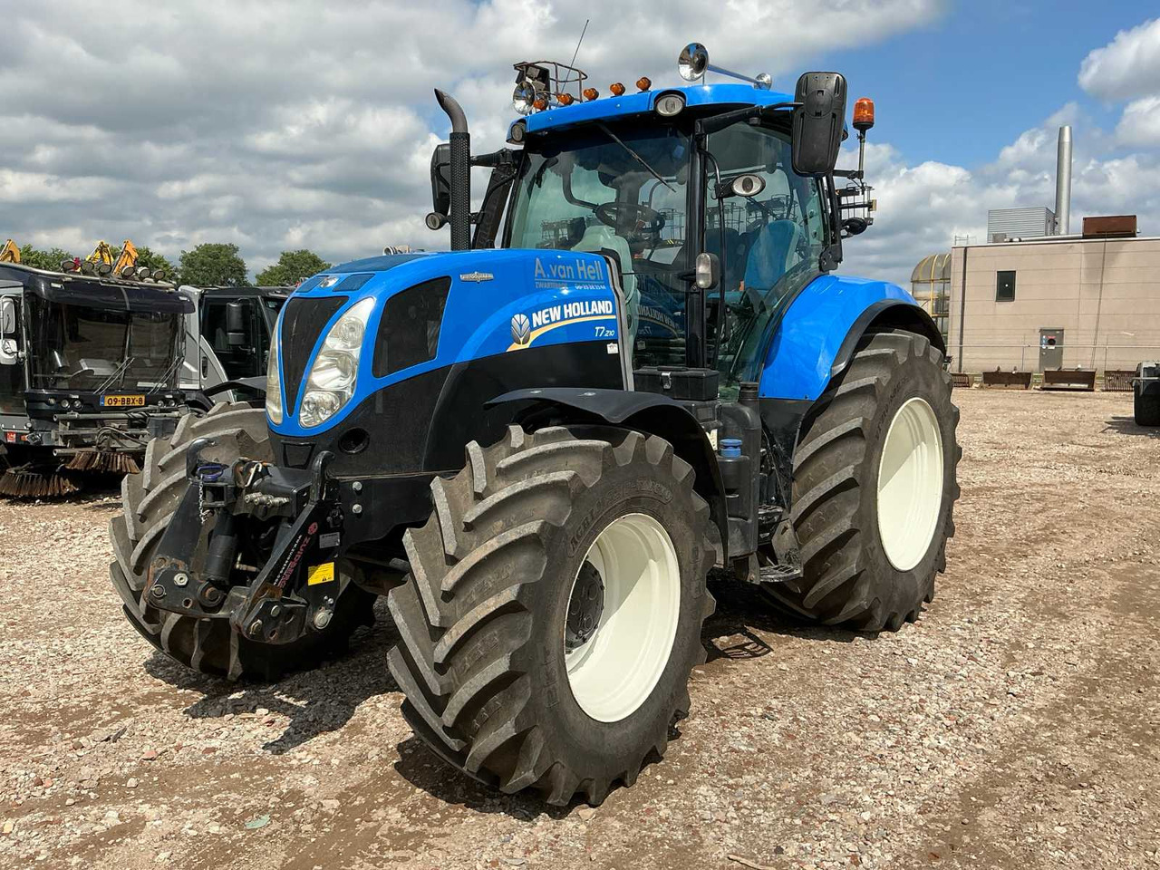 New holland T7.210 - טרקטור חקלאי: תמונה 1 New holland T7.210 - טרקטור חקלאי: תמונה 1