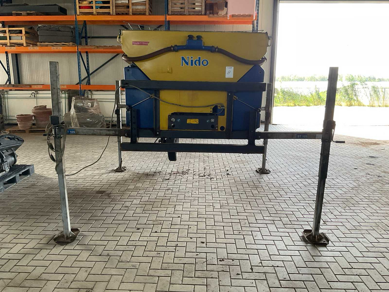 Nido Stratos B11K-27 WCXN-350 - מפזר חול/ מלח: תמונה 2 Nido Stratos B11K-27 WCXN-350 - מפזר חול/ מלח: תמונה 2